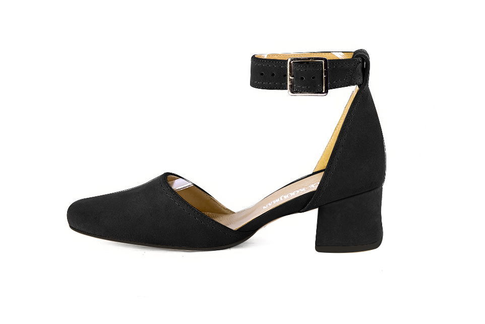 Matt black open side elegant shoes, with a strap around the ankle. Round toe. Low flare heels. - Florence KOOIJMAN